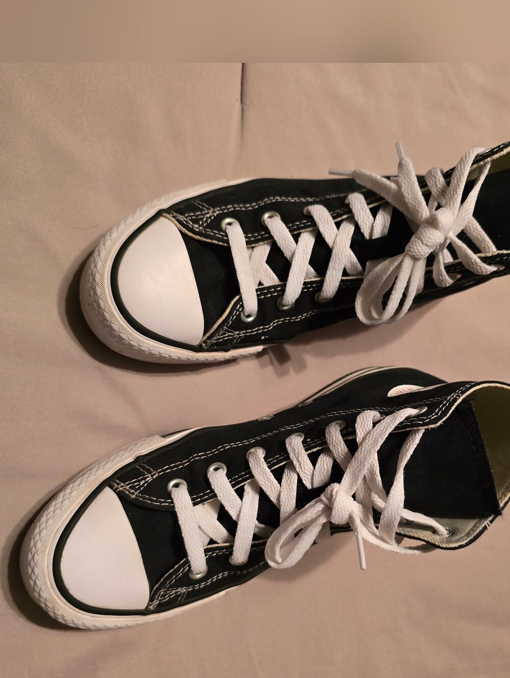 Converse Chuck Taylor High Top Black White Sneakers Kids Youth Size 5Y / 5 EUC